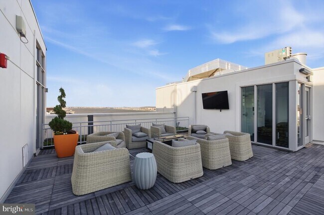 Building Photo - 925 N Fairfax St