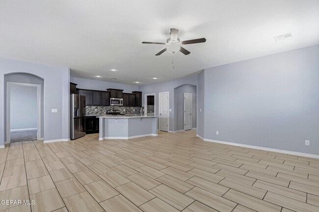 Building Photo - 4704 Marisabel Azcarate St