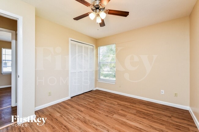 Building Photo - 10727 Figtree Ct