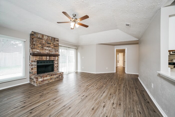 Building Photo - 13323 Tara Oak Dr