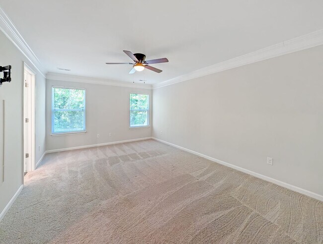 Building Photo - Spacious 3 Bed / 2.5 Bath Townhouse with Loft & 1-Car Garage