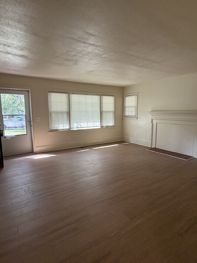 Building Photo - 1221 Taney Ave