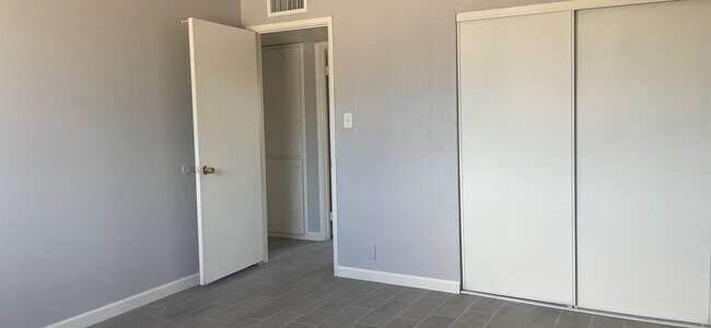 Building Photo - 2024 N 81st Pl