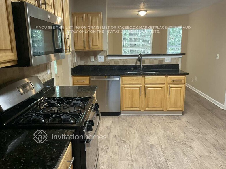 Building Photo - 6767 Mancha St