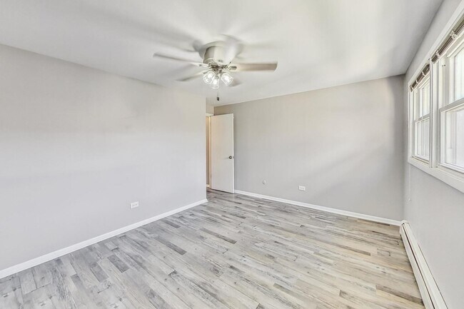 Building Photo - 6563 N Harlem Ave