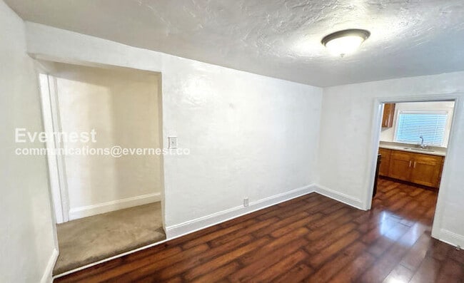 Building Photo - 605 E Santa Inez Ave