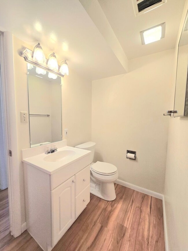 Building Photo - Charming 4-Bedroom Split-Level Home with S...