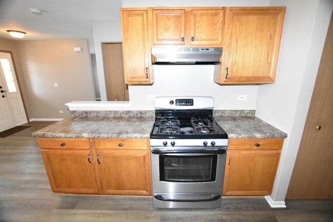 Building Photo - 24 Waterbury Cir