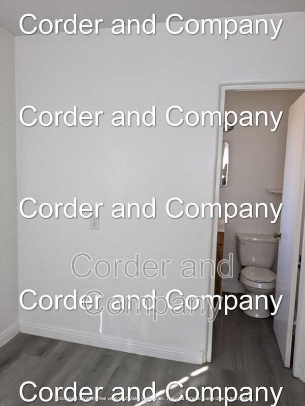 Building Photo - 211-1211 Adams St NE