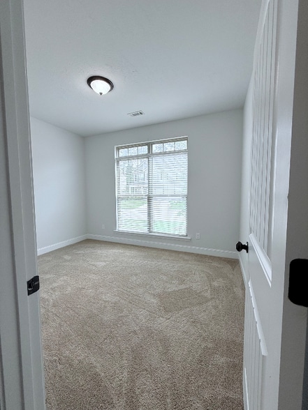 Building Photo - 508 Cranberry Cir