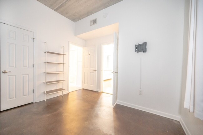 Building Photo - 1 Cool Blow St