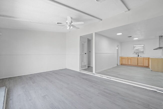 Building Photo - Updated Home w/ Large Backyard, Minutes fr...