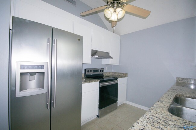 Building Photo - 215 Cypress Creek Dr