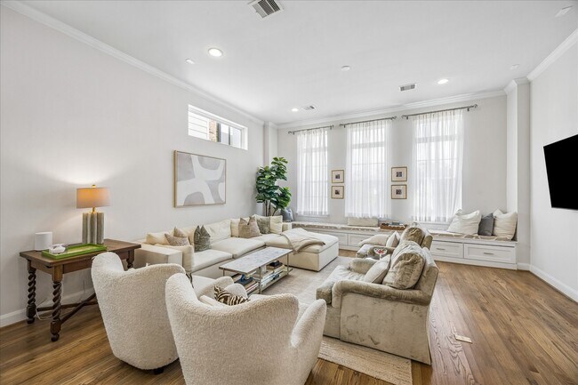 Building Photo - 1033 Ashland St