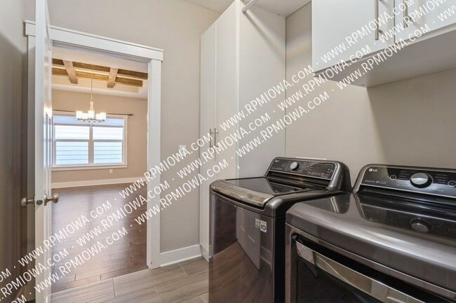 Building Photo - 499 S Bluestone Way