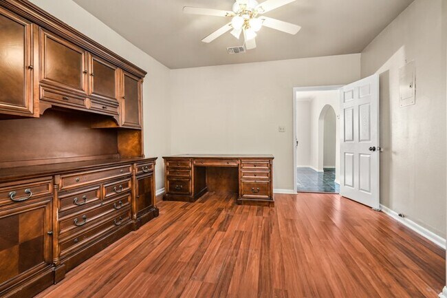 Building Photo - 1519 Schley Ave
