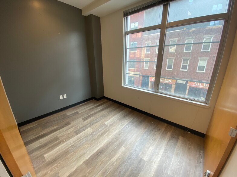 Building Photo - 147 E Berkeley St