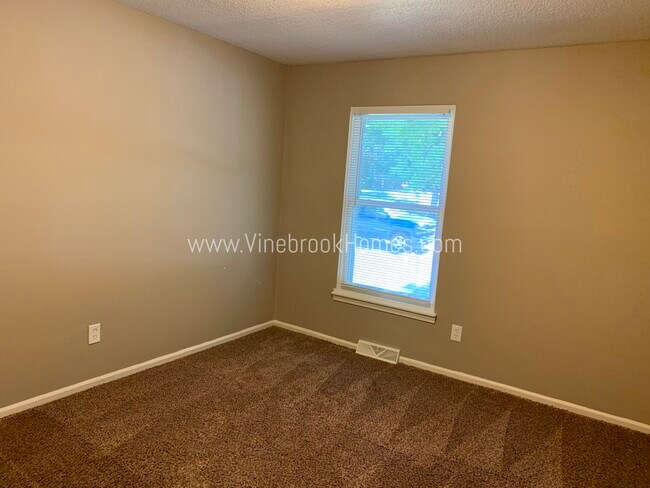 Building Photo - 1113 SW 18 St