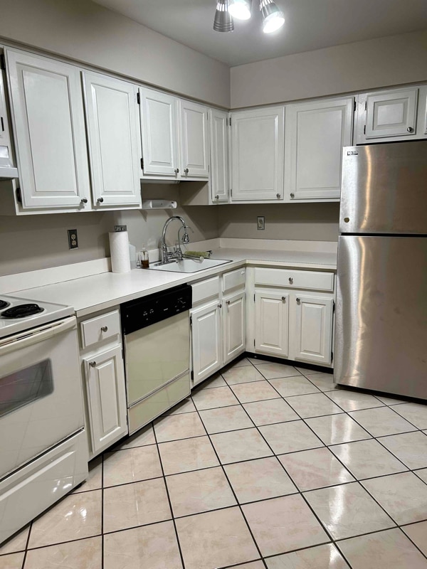 Building Photo - 30445 W 14 Mile Rd