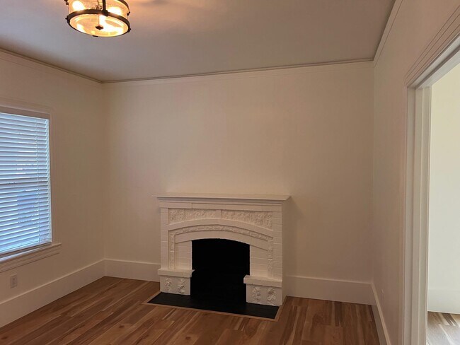 Building Photo - 708 N L St