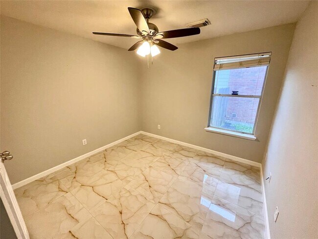 Building Photo - 10218 Cades Creek Ct