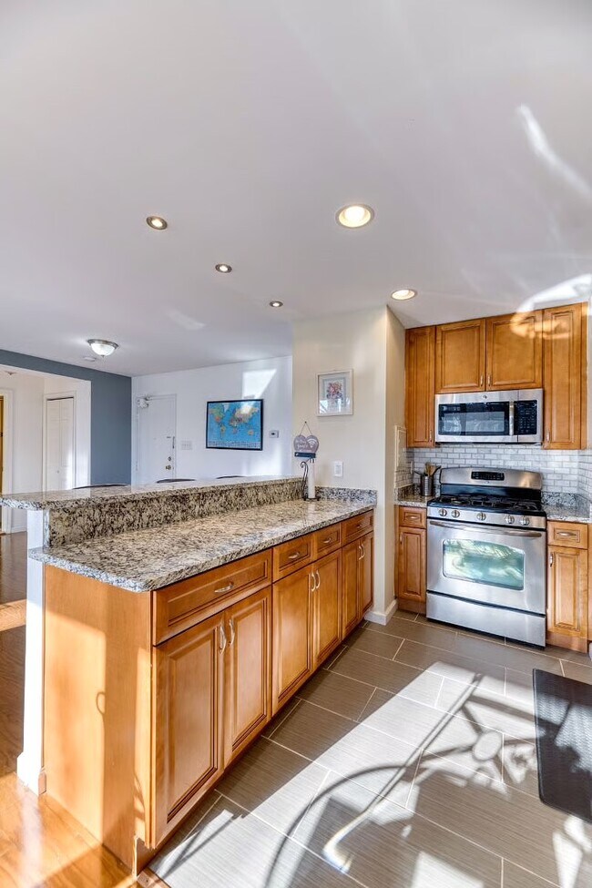 Building Photo - 4420 Briarwood Ct N