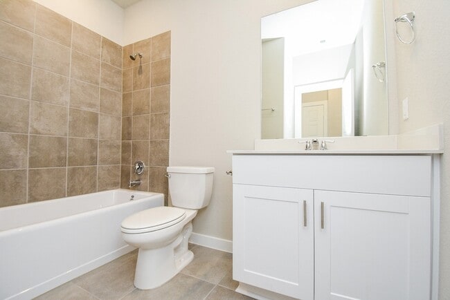 Building Photo - 2022 W Darlington Oak Ct