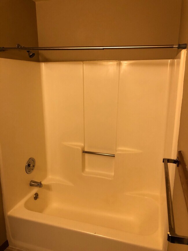 Building Photo - 2703 Fryklund Dr