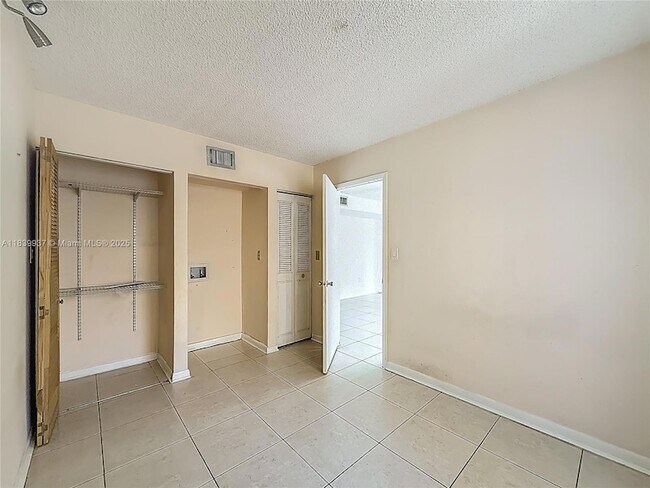 Building Photo - 8420 SW 133rd Avenue Rd