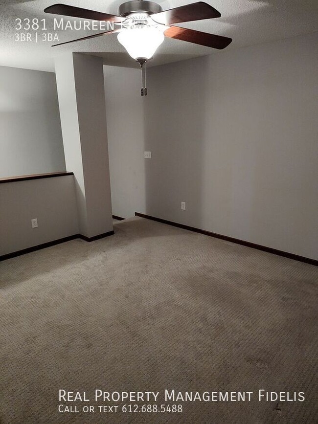 Building Photo - 3 bedroom, 3 bathroom. Close to downtown S...