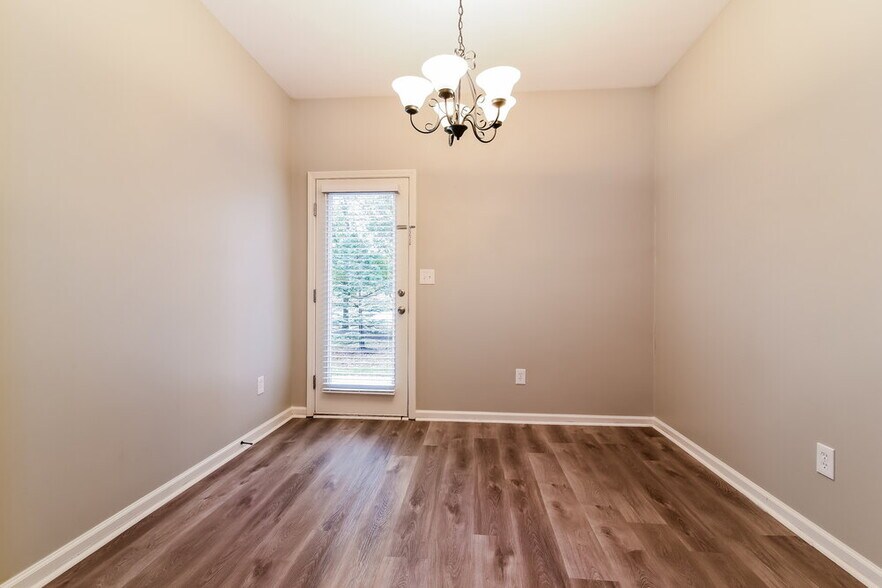 Building Photo - 4049 Mossy Bank Rd