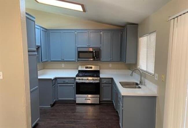 Building Photo - Cozy Home For Rent