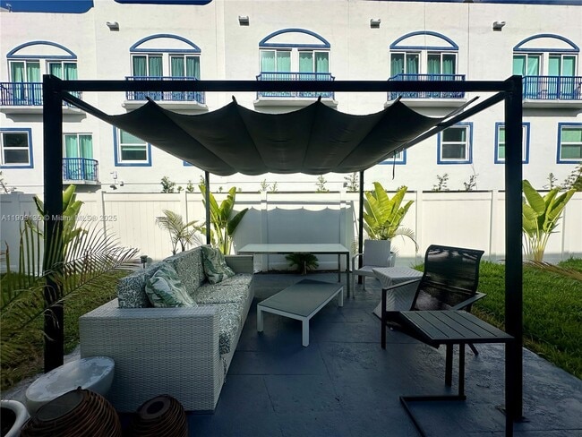 Building Photo - 1135 101st St