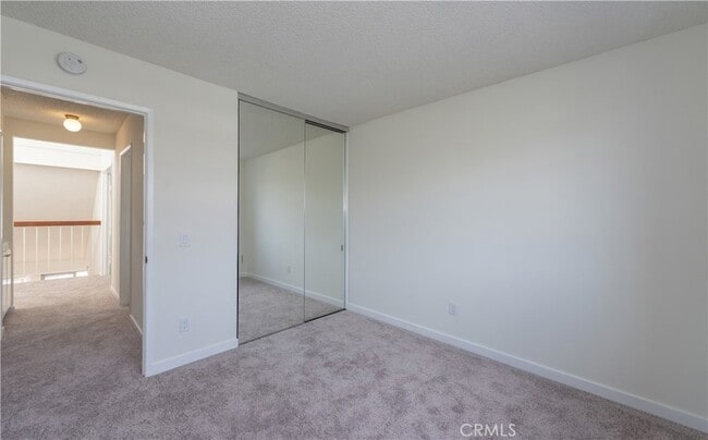 Building Photo - 49 Summerstone