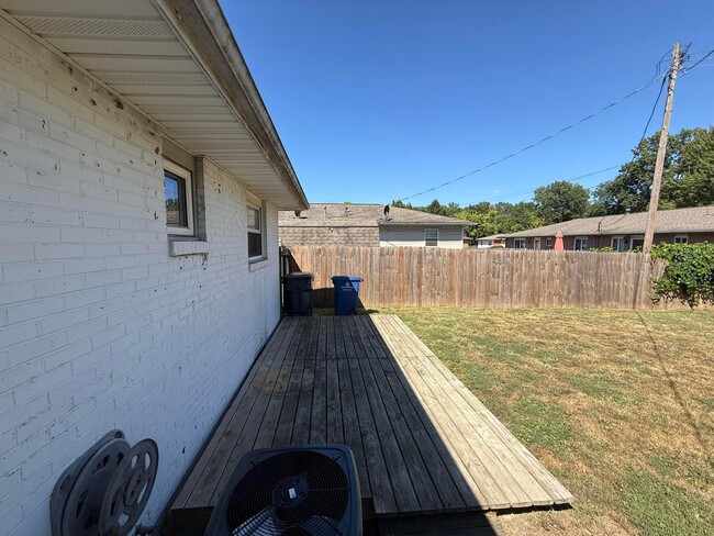 Building Photo - 480 Diven Ln