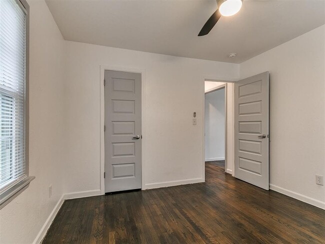 Building Photo - 1338 South Dr