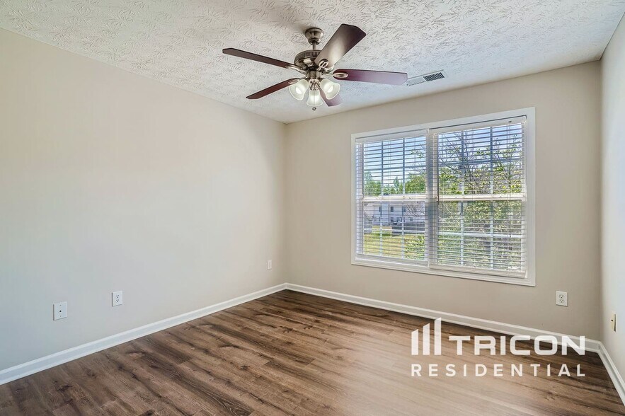 Building Photo - 1230 Webb Farm Ln