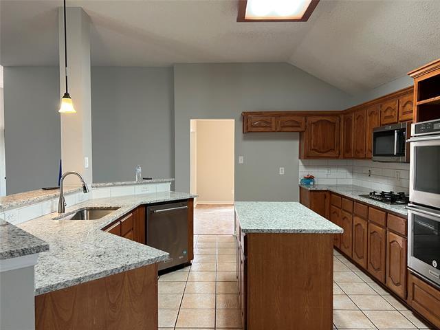 Building Photo - 421 Parkshire Dr