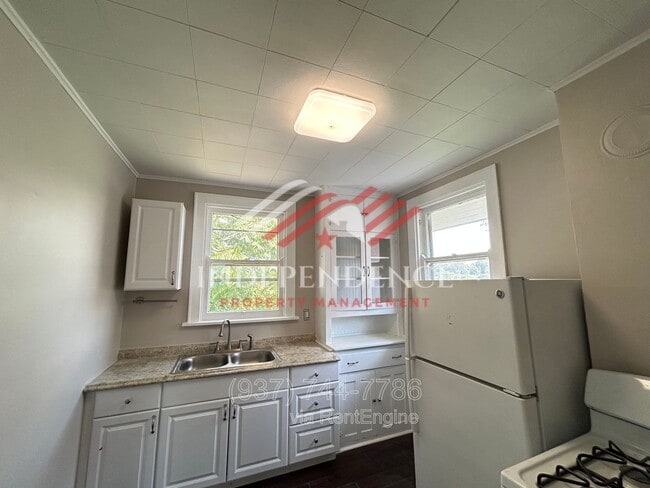 Building Photo - 5563 Bosworth Pl