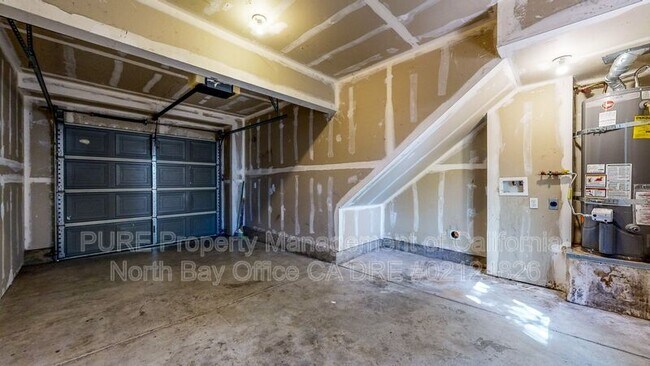 Building Photo - 1220 Hidden Creek Pl
