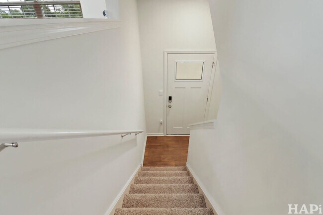 Building Photo - 6740 Linden Trl
