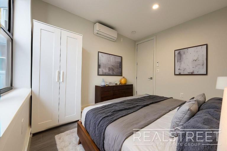 Building Photo - Stunning 1 Bed Near Prospect Park