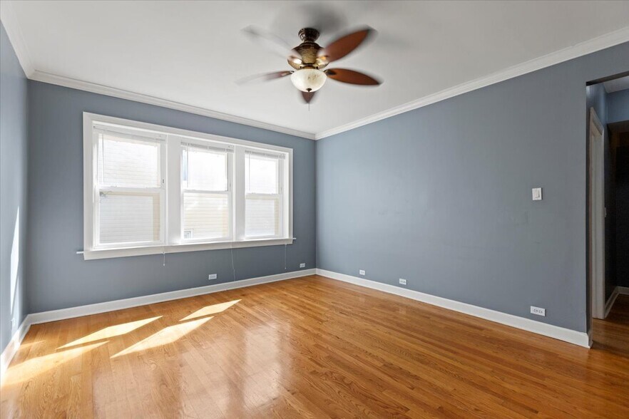 Primary Photo - 3555 W Lyndale St