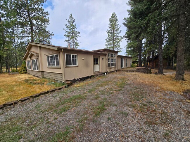 Building Photo - 4161 W Foothill Dr
