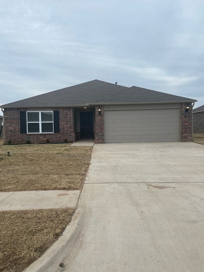 Building Photo - PRE-LEASING NOW — Comfortable 3-Bedroom | 2-Bath Home in Fox Hollow