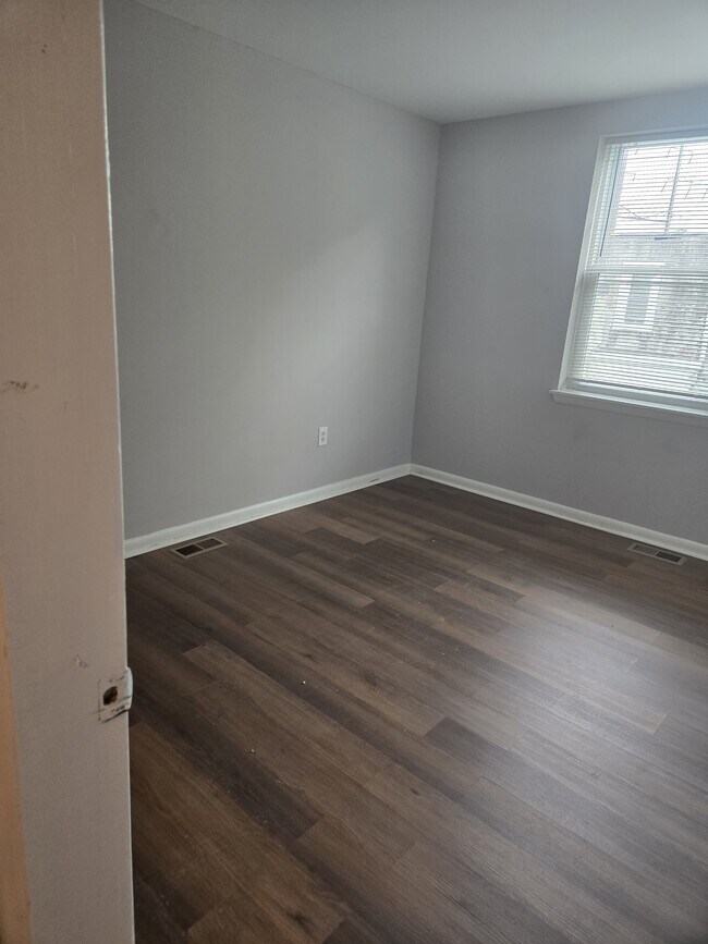 Building Photo - 4206 W Girard Ave