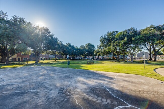 Building Photo - 6339 Briar Rose Dr