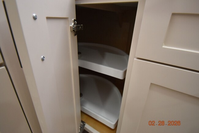 Building Photo - 623 Honeysuckle Dr