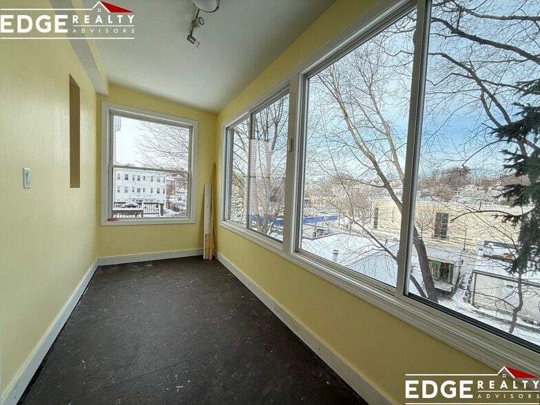 Building Photo - 12 Langley Rd