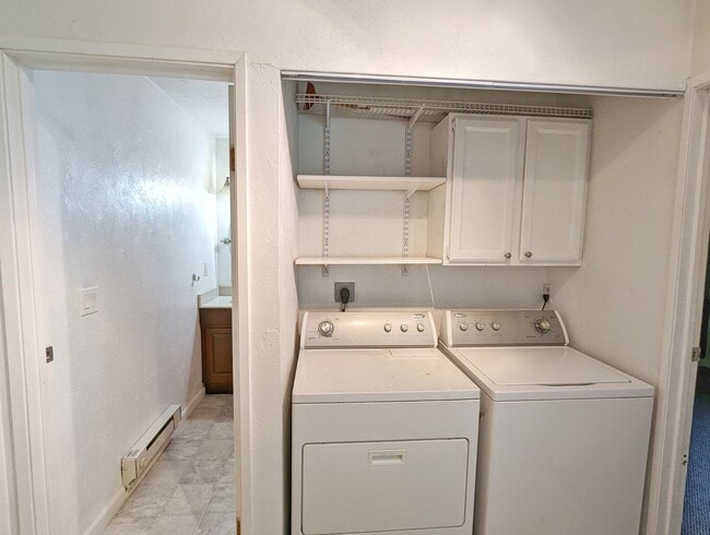 Building Photo - 2BD/1.5BA Twnhse Style Forestedge Condo on...